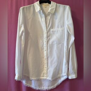 Cloth & Stone White Button-Up Shirt with Frayed Hem Size S